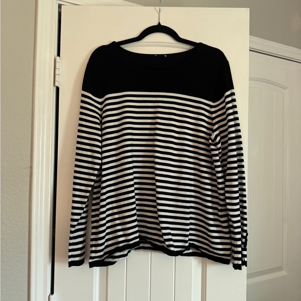 Black & White Striped Long Sleeve Women's Top